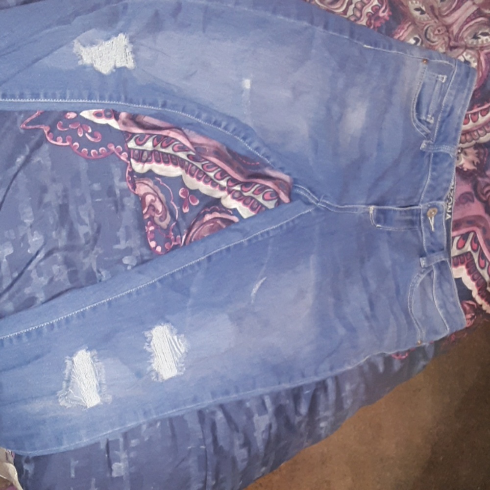 Ripped, blue wash Jean's